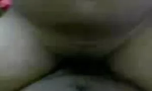 गर्लफ्रेंडसोबत लाल स ...